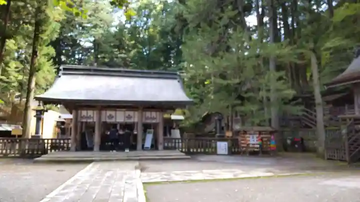 諏訪大社の本殿・本堂