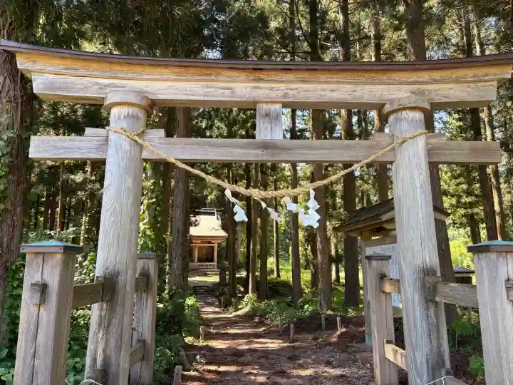 波宇志別神社神楽殿(秋田県)