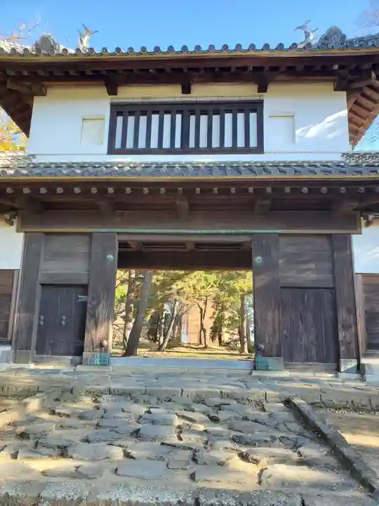 聖徳太子堂の山門・神門