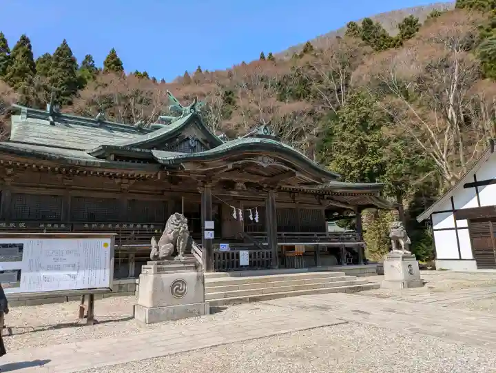 函館八幡宮の{uncategorized: "未分類", other: "その他", undefined: "問題あり", building: "その他建物", grave: "お墓", sacred_gate: "鳥居", guardian: "狛犬", statue: "像", buddha: "仏像", history: "歴史", nature: "自然", garden: "庭園", animal: "動物", pagoda: "塔", temizu: "手水舎", mountain_gate: "山門・神門", sanctuary: "本殿・本堂", subordinate: "末社・摂社", art: "芸術", scenery: "景色", jizo: "地蔵", ema: "絵馬", goshuin: "御朱印", omikuji: "おみくじ", items: "授与品その他", amulet: "お守り", goshuincho: "御朱印帳", eats: "食事", festival: "お祭り", votive_dance: "神楽", shichigosan: "七五三参", wedding: "結婚式", experience: "体験その他", initially: "初詣", around: "周辺", anti_infection: "感染症対策"}