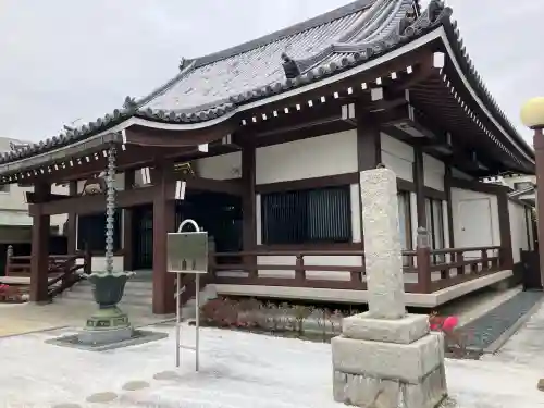 十念寺の{uncategorized: "未分類", other: "その他", undefined: "問題あり", building: "その他建物", grave: "お墓", sacred_gate: "鳥居", guardian: "狛犬", statue: "像", buddha: "仏像", history: "歴史", nature: "自然", garden: "庭園", animal: "動物", pagoda: "塔", temizu: "手水舎", mountain_gate: "山門・神門", sanctuary: "本殿・本堂", subordinate: "末社・摂社", art: "芸術", scenery: "景色", jizo: "地蔵", ema: "絵馬", goshuin: "御朱印", omikuji: "おみくじ", items: "授与品その他", amulet: "お守り", goshuincho: "御朱印帳", eats: "食事", festival: "お祭り", votive_dance: "神楽", shichigosan: "七五三参", wedding: "結婚式", experience: "体験その他", initially: "初詣", around: "周辺", anti_infection: "感染症対策"}