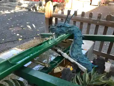 江島杉山神社の手水舎