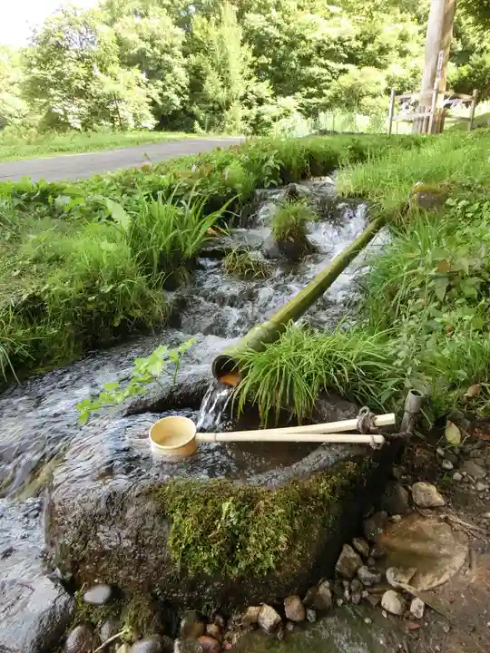 諏訪大社上社前宮の手水舎