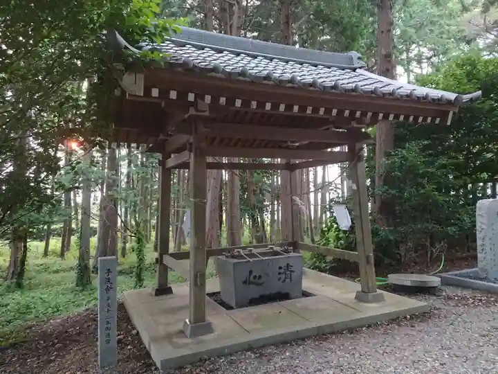 神明社(高木神明社)の手水舎
