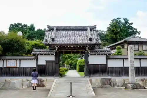 養学院の山門