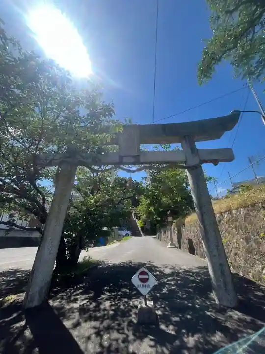 河内神社の{uncategorized: "未分類", other: "その他", undefined: "問題あり", building: "その他建物", grave: "お墓", sacred_gate: "鳥居", guardian: "狛犬", statue: "像", buddha: "仏像", history: "歴史", nature: "自然", garden: "庭園", animal: "動物", pagoda: "塔", temizu: "手水舎", mountain_gate: "山門・神門", sanctuary: "本殿・本堂", subordinate: "末社・摂社", art: "芸術", scenery: "景色", jizo: "地蔵", ema: "絵馬", goshuin: "御朱印", omikuji: "おみくじ", items: "授与品その他", amulet: "お守り", goshuincho: "御朱印帳", eats: "食事", festival: "お祭り", votive_dance: "神楽", shichigosan: "七五三参", wedding: "結婚式", experience: "体験その他", initially: "初詣", around: "周辺", anti_infection: "感染症対策"}