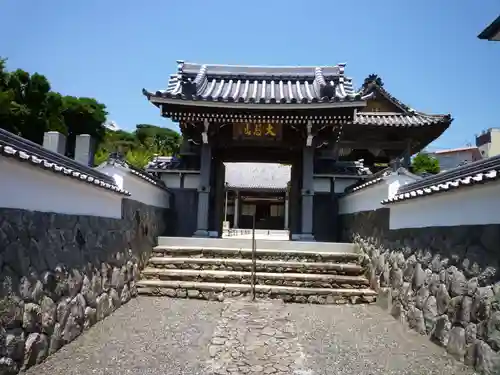 梵潮寺の山門