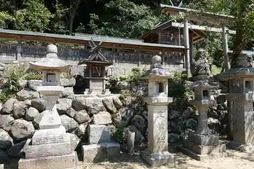 忍坂坐生根神社の末社・摂社