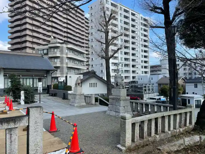 鹿島神社の{uncategorized: "未分類", other: "その他", undefined: "問題あり", building: "その他建物", grave: "お墓", sacred_gate: "鳥居", guardian: "狛犬", statue: "像", buddha: "仏像", history: "歴史", nature: "自然", garden: "庭園", animal: "動物", pagoda: "塔", temizu: "手水舎", mountain_gate: "山門・神門", sanctuary: "本殿・本堂", subordinate: "末社・摂社", art: "芸術", scenery: "景色", jizo: "地蔵", ema: "絵馬", goshuin: "御朱印", omikuji: "おみくじ", items: "授与品その他", amulet: "お守り", goshuincho: "御朱印帳", eats: "食事", festival: "お祭り", votive_dance: "神楽", shichigosan: "七五三参", wedding: "結婚式", experience: "体験その他", initially: "初詣", around: "周辺", anti_infection: "感染症対策"}