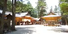 穂高神社本宮の本殿