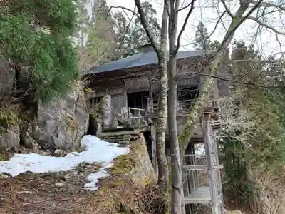 左下り観音堂の本殿・本堂