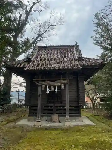 熊野神社の{uncategorized: "未分類", other: "その他", undefined: "問題あり", building: "その他建物", grave: "お墓", sacred_gate: "鳥居", guardian: "狛犬", statue: "像", buddha: "仏像", history: "歴史", nature: "自然", garden: "庭園", animal: "動物", pagoda: "塔", temizu: "手水舎", mountain_gate: "山門・神門", sanctuary: "本殿・本堂", subordinate: "末社・摂社", art: "芸術", scenery: "景色", jizo: "地蔵", ema: "絵馬", goshuin: "御朱印", omikuji: "おみくじ", items: "授与品その他", amulet: "お守り", goshuincho: "御朱印帳", eats: "食事", festival: "お祭り", votive_dance: "神楽", shichigosan: "七五三参", wedding: "結婚式", experience: "体験その他", initially: "初詣", around: "周辺", anti_infection: "感染症対策"}
