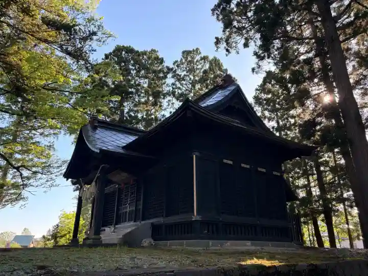 伊豆山神社 里宮の{uncategorized: "未分類", other: "その他", undefined: "問題あり", building: "その他建物", grave: "お墓", sacred_gate: "鳥居", guardian: "狛犬", statue: "像", buddha: "仏像", history: "歴史", nature: "自然", garden: "庭園", animal: "動物", pagoda: "塔", temizu: "手水舎", mountain_gate: "山門・神門", sanctuary: "本殿・本堂", subordinate: "末社・摂社", art: "芸術", scenery: "景色", jizo: "地蔵", ema: "絵馬", goshuin: "御朱印", omikuji: "おみくじ", items: "授与品その他", amulet: "お守り", goshuincho: "御朱印帳", eats: "食事", festival: "お祭り", votive_dance: "神楽", shichigosan: "七五三参", wedding: "結婚式", experience: "体験その他", initially: "初詣", around: "周辺", anti_infection: "感染症対策"}
