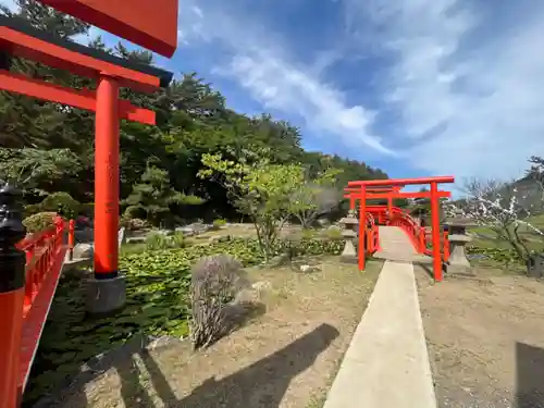 高山稲荷神社の建物その他