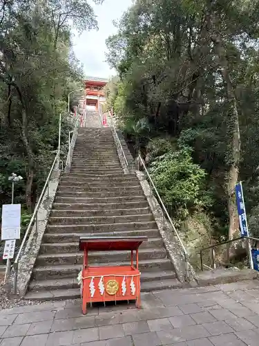 紀州東照宮の{uncategorized: "未分類", other: "その他", undefined: "問題あり", building: "その他建物", grave: "お墓", sacred_gate: "鳥居", guardian: "狛犬", statue: "像", buddha: "仏像", history: "歴史", nature: "自然", garden: "庭園", animal: "動物", pagoda: "塔", temizu: "手水舎", mountain_gate: "山門・神門", sanctuary: "本殿・本堂", subordinate: "末社・摂社", art: "芸術", scenery: "景色", jizo: "地蔵", ema: "絵馬", goshuin: "御朱印", omikuji: "おみくじ", items: "授与品その他", amulet: "お守り", goshuincho: "御朱印帳", eats: "食事", festival: "お祭り", votive_dance: "神楽", shichigosan: "七五三参", wedding: "結婚式", experience: "体験その他", initially: "初詣", around: "周辺", anti_infection: "感染症対策"}