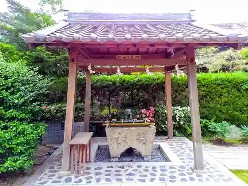 八柱神社（荒尾）の手水舎