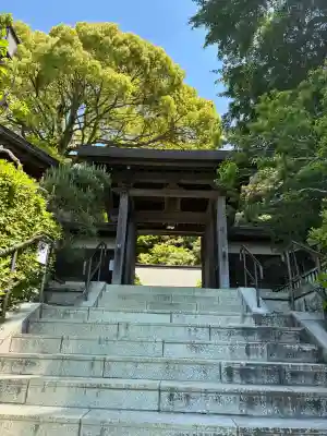 荏柄天神社の{uncategorized: "未分類", other: "その他", undefined: "問題あり", building: "その他建物", grave: "お墓", sacred_gate: "鳥居", guardian: "狛犬", statue: "像", buddha: "仏像", history: "歴史", nature: "自然", garden: "庭園", animal: "動物", pagoda: "塔", temizu: "手水舎", mountain_gate: "山門・神門", sanctuary: "本殿・本堂", subordinate: "末社・摂社", art: "芸術", scenery: "景色", jizo: "地蔵", ema: "絵馬", goshuin: "御朱印", omikuji: "おみくじ", items: "授与品その他", amulet: "お守り", goshuincho: "御朱印帳", eats: "食事", festival: "お祭り", votive_dance: "神楽", shichigosan: "七五三参", wedding: "結婚式", experience: "体験その他", initially: "初詣", around: "周辺", anti_infection: "感染症対策"}