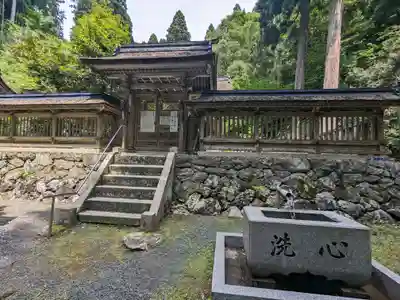 三輪神社阿弥陀堂(滋賀県)