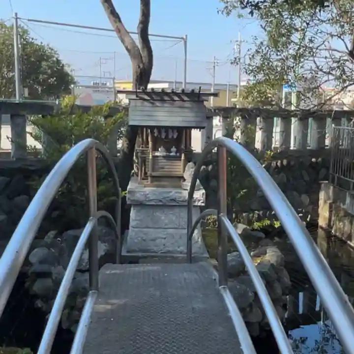 鈴鹿明神社の{uncategorized: "未分類", other: "その他", undefined: "問題あり", building: "その他建物", grave: "お墓", sacred_gate: "鳥居", guardian: "狛犬", statue: "像", buddha: "仏像", history: "歴史", nature: "自然", garden: "庭園", animal: "動物", pagoda: "塔", temizu: "手水舎", mountain_gate: "山門・神門", sanctuary: "本殿・本堂", subordinate: "末社・摂社", art: "芸術", scenery: "景色", jizo: "地蔵", ema: "絵馬", goshuin: "御朱印", omikuji: "おみくじ", items: "授与品その他", amulet: "お守り", goshuincho: "御朱印帳", eats: "食事", festival: "お祭り", votive_dance: "神楽", shichigosan: "七五三参", wedding: "結婚式", experience: "体験その他", initially: "初詣", around: "周辺", anti_infection: "感染症対策"}