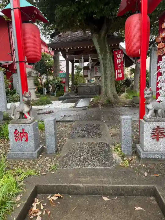 大島稲荷神社の{uncategorized: "未分類", other: "その他", undefined: "問題あり", building: "その他建物", grave: "お墓", sacred_gate: "鳥居", guardian: "狛犬", statue: "像", buddha: "仏像", history: "歴史", nature: "自然", garden: "庭園", animal: "動物", pagoda: "塔", temizu: "手水舎", mountain_gate: "山門・神門", sanctuary: "本殿・本堂", subordinate: "末社・摂社", art: "芸術", scenery: "景色", jizo: "地蔵", ema: "絵馬", goshuin: "御朱印", omikuji: "おみくじ", items: "授与品その他", amulet: "お守り", goshuincho: "御朱印帳", eats: "食事", festival: "お祭り", votive_dance: "神楽", shichigosan: "七五三参", wedding: "結婚式", experience: "体験その他", initially: "初詣", around: "周辺", anti_infection: "感染症対策"}