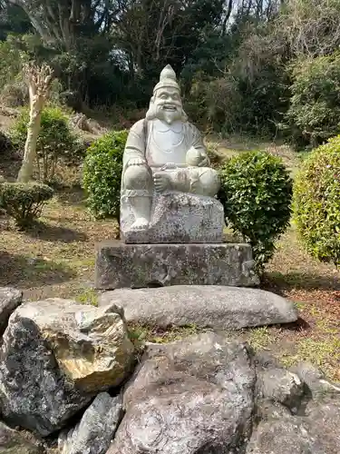 東蓮寺の像