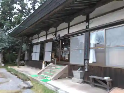 神宮寺の本殿・本堂