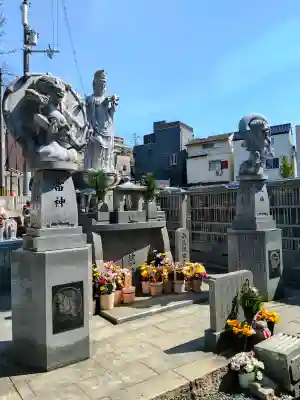 泰聖寺の{uncategorized: "未分類", other: "その他", undefined: "問題あり", building: "その他建物", grave: "お墓", sacred_gate: "鳥居", guardian: "狛犬", statue: "像", buddha: "仏像", history: "歴史", nature: "自然", garden: "庭園", animal: "動物", pagoda: "塔", temizu: "手水舎", mountain_gate: "山門・神門", sanctuary: "本殿・本堂", subordinate: "末社・摂社", art: "芸術", scenery: "景色", jizo: "地蔵", ema: "絵馬", goshuin: "御朱印", omikuji: "おみくじ", items: "授与品その他", amulet: "お守り", goshuincho: "御朱印帳", eats: "食事", festival: "お祭り", votive_dance: "神楽", shichigosan: "七五三参", wedding: "結婚式", experience: "体験その他", initially: "初詣", around: "周辺", anti_infection: "感染症対策"}