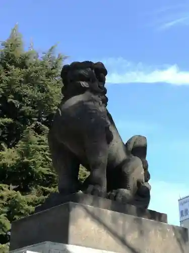 草加神社の狛犬