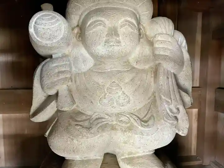 大黒堂(名越大黒堂)の{uncategorized: "未分類", other: "その他", undefined: "問題あり", building: "その他建物", grave: "お墓", sacred_gate: "鳥居", guardian: "狛犬", statue: "像", buddha: "仏像", history: "歴史", nature: "自然", garden: "庭園", animal: "動物", pagoda: "塔", temizu: "手水舎", mountain_gate: "山門・神門", sanctuary: "本殿・本堂", subordinate: "末社・摂社", art: "芸術", scenery: "景色", jizo: "地蔵", ema: "絵馬", goshuin: "御朱印", omikuji: "おみくじ", items: "授与品その他", amulet: "お守り", goshuincho: "御朱印帳", eats: "食事", festival: "お祭り", votive_dance: "神楽", shichigosan: "七五三参", wedding: "結婚式", experience: "体験その他", initially: "初詣", around: "周辺", anti_infection: "感染症対策"}