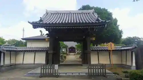 法臺寺の山門