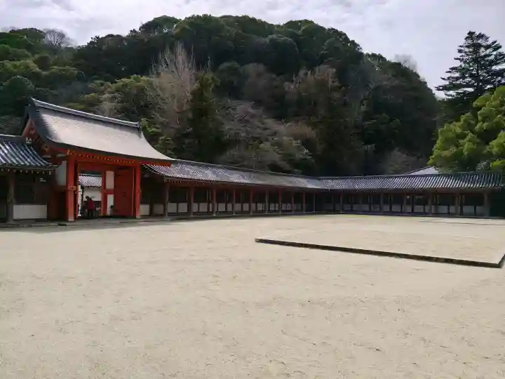 高良神社の{uncategorized: "未分類", other: "その他", undefined: "問題あり", building: "その他建物", grave: "お墓", sacred_gate: "鳥居", guardian: "狛犬", statue: "像", buddha: "仏像", history: "歴史", nature: "自然", garden: "庭園", animal: "動物", pagoda: "塔", temizu: "手水舎", mountain_gate: "山門・神門", sanctuary: "本殿・本堂", subordinate: "末社・摂社", art: "芸術", scenery: "景色", jizo: "地蔵", ema: "絵馬", goshuin: "御朱印", omikuji: "おみくじ", items: "授与品その他", amulet: "お守り", goshuincho: "御朱印帳", eats: "食事", festival: "お祭り", votive_dance: "神楽", shichigosan: "七五三参", wedding: "結婚式", experience: "体験その他", initially: "初詣", around: "周辺", anti_infection: "感染症対策"}