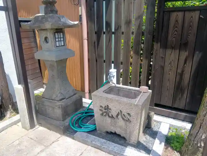津島神社の{uncategorized: "未分類", other: "その他", undefined: "問題あり", building: "その他建物", grave: "お墓", sacred_gate: "鳥居", guardian: "狛犬", statue: "像", buddha: "仏像", history: "歴史", nature: "自然", garden: "庭園", animal: "動物", pagoda: "塔", temizu: "手水舎", mountain_gate: "山門・神門", sanctuary: "本殿・本堂", subordinate: "末社・摂社", art: "芸術", scenery: "景色", jizo: "地蔵", ema: "絵馬", goshuin: "御朱印", omikuji: "おみくじ", items: "授与品その他", amulet: "お守り", goshuincho: "御朱印帳", eats: "食事", festival: "お祭り", votive_dance: "神楽", shichigosan: "七五三参", wedding: "結婚式", experience: "体験その他", initially: "初詣", around: "周辺", anti_infection: "感染症対策"}