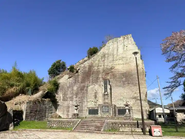大谷寺の{uncategorized: "未分類", other: "その他", undefined: "問題あり", building: "その他建物", grave: "お墓", sacred_gate: "鳥居", guardian: "狛犬", statue: "像", buddha: "仏像", history: "歴史", nature: "自然", garden: "庭園", animal: "動物", pagoda: "塔", temizu: "手水舎", mountain_gate: "山門・神門", sanctuary: "本殿・本堂", subordinate: "末社・摂社", art: "芸術", scenery: "景色", jizo: "地蔵", ema: "絵馬", goshuin: "御朱印", omikuji: "おみくじ", items: "授与品その他", amulet: "お守り", goshuincho: "御朱印帳", eats: "食事", festival: "お祭り", votive_dance: "神楽", shichigosan: "七五三参", wedding: "結婚式", experience: "体験その他", initially: "初詣", around: "周辺", anti_infection: "感染症対策"}