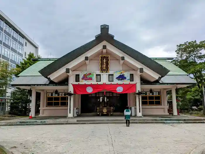 善知鳥神社の本殿