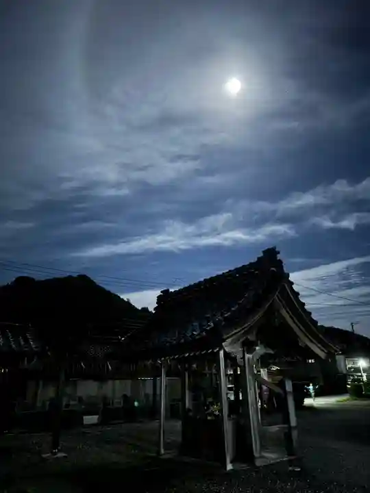 守りの神 藤基神社のその他建物