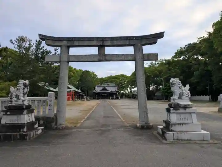 豊浜八幡神社の{uncategorized: "未分類", other: "その他", undefined: "問題あり", building: "その他建物", grave: "お墓", sacred_gate: "鳥居", guardian: "狛犬", statue: "像", buddha: "仏像", history: "歴史", nature: "自然", garden: "庭園", animal: "動物", pagoda: "塔", temizu: "手水舎", mountain_gate: "山門・神門", sanctuary: "本殿・本堂", subordinate: "末社・摂社", art: "芸術", scenery: "景色", jizo: "地蔵", ema: "絵馬", goshuin: "御朱印", omikuji: "おみくじ", items: "授与品その他", amulet: "お守り", goshuincho: "御朱印帳", eats: "食事", festival: "お祭り", votive_dance: "神楽", shichigosan: "七五三参", wedding: "結婚式", experience: "体験その他", initially: "初詣", around: "周辺", anti_infection: "感染症対策"}