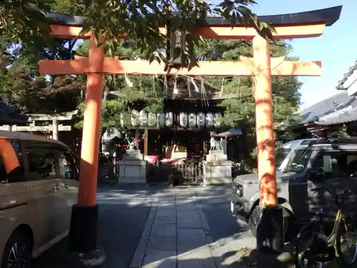 満足稲荷神社の鳥居