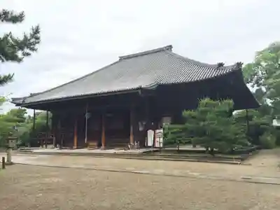 西大寺の本殿・本堂