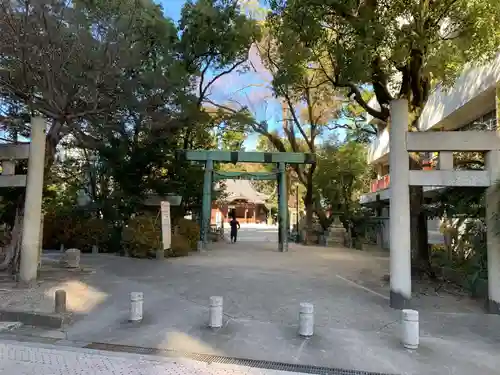 諏訪神社の鳥居