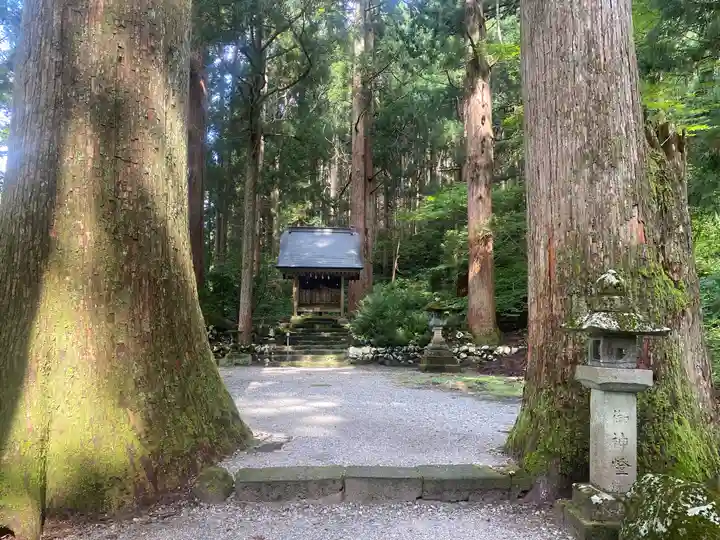 雄山神社中宮祈願殿(富山県)