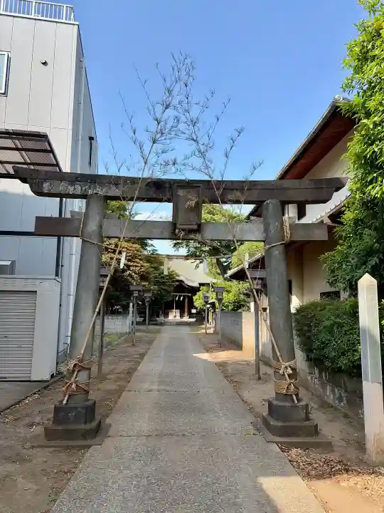 下石原八幡神社の{uncategorized: "未分類", other: "その他", undefined: "問題あり", building: "その他建物", grave: "お墓", sacred_gate: "鳥居", guardian: "狛犬", statue: "像", buddha: "仏像", history: "歴史", nature: "自然", garden: "庭園", animal: "動物", pagoda: "塔", temizu: "手水舎", mountain_gate: "山門・神門", sanctuary: "本殿・本堂", subordinate: "末社・摂社", art: "芸術", scenery: "景色", jizo: "地蔵", ema: "絵馬", goshuin: "御朱印", omikuji: "おみくじ", items: "授与品その他", amulet: "お守り", goshuincho: "御朱印帳", eats: "食事", festival: "お祭り", votive_dance: "神楽", shichigosan: "七五三参", wedding: "結婚式", experience: "体験その他", initially: "初詣", around: "周辺", anti_infection: "感染症対策"}