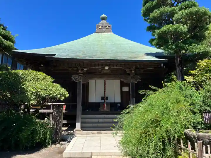 極楽寺(霊鷲山感應院極楽律寺)の本殿・本堂
