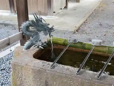 崇道天皇神社の手水舎