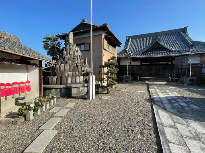 浄源寺の{uncategorized: "未分類", other: "その他", undefined: "問題あり", building: "その他建物", grave: "お墓", sacred_gate: "鳥居", guardian: "狛犬", statue: "像", buddha: "仏像", history: "歴史", nature: "自然", garden: "庭園", animal: "動物", pagoda: "塔", temizu: "手水舎", mountain_gate: "山門・神門", sanctuary: "本殿・本堂", subordinate: "末社・摂社", art: "芸術", scenery: "景色", jizo: "地蔵", ema: "絵馬", goshuin: "御朱印", omikuji: "おみくじ", items: "授与品その他", amulet: "お守り", goshuincho: "御朱印帳", eats: "食事", festival: "お祭り", votive_dance: "神楽", shichigosan: "七五三参", wedding: "結婚式", experience: "体験その他", initially: "初詣", around: "周辺", anti_infection: "感染症対策"}