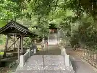 信達神社の{uncategorized: "未分類", other: "その他", undefined: "問題あり", building: "その他建物", grave: "お墓", sacred_gate: "鳥居", guardian: "狛犬", statue: "像", buddha: "仏像", history: "歴史", nature: "自然", garden: "庭園", animal: "動物", pagoda: "塔", temizu: "手水舎", mountain_gate: "山門・神門", sanctuary: "本殿・本堂", subordinate: "末社・摂社", art: "芸術", scenery: "景色", jizo: "地蔵", ema: "絵馬", goshuin: "御朱印", omikuji: "おみくじ", items: "授与品その他", amulet: "お守り", goshuincho: "御朱印帳", eats: "食事", festival: "お祭り", votive_dance: "神楽", shichigosan: "七五三参", wedding: "結婚式", experience: "体験その他", initially: "初詣", around: "周辺", anti_infection: "感染症対策"}