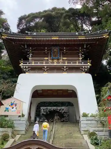 江島神社の山門・神門