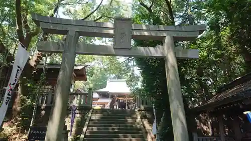 曾屋神社の鳥居