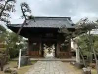 萬満寺の{uncategorized: "未分類", other: "その他", undefined: "問題あり", building: "その他建物", grave: "お墓", sacred_gate: "鳥居", guardian: "狛犬", statue: "像", buddha: "仏像", history: "歴史", nature: "自然", garden: "庭園", animal: "動物", pagoda: "塔", temizu: "手水舎", mountain_gate: "山門・神門", sanctuary: "本殿・本堂", subordinate: "末社・摂社", art: "芸術", scenery: "景色", jizo: "地蔵", ema: "絵馬", goshuin: "御朱印", omikuji: "おみくじ", items: "授与品その他", amulet: "お守り", goshuincho: "御朱印帳", eats: "食事", festival: "お祭り", votive_dance: "神楽", shichigosan: "七五三参", wedding: "結婚式", experience: "体験その他", initially: "初詣", around: "周辺", anti_infection: "感染症対策"}