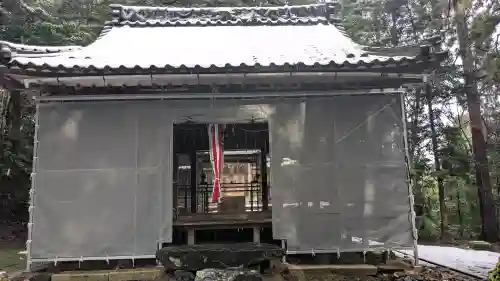 伊香具坂神社の{uncategorized: "未分類", other: "その他", undefined: "問題あり", building: "その他建物", grave: "お墓", sacred_gate: "鳥居", guardian: "狛犬", statue: "像", buddha: "仏像", history: "歴史", nature: "自然", garden: "庭園", animal: "動物", pagoda: "塔", temizu: "手水舎", mountain_gate: "山門・神門", sanctuary: "本殿・本堂", subordinate: "末社・摂社", art: "芸術", scenery: "景色", jizo: "地蔵", ema: "絵馬", goshuin: "御朱印", omikuji: "おみくじ", items: "授与品その他", amulet: "お守り", goshuincho: "御朱印帳", eats: "食事", festival: "お祭り", votive_dance: "神楽", shichigosan: "七五三参", wedding: "結婚式", experience: "体験その他", initially: "初詣", around: "周辺", anti_infection: "感染症対策"}