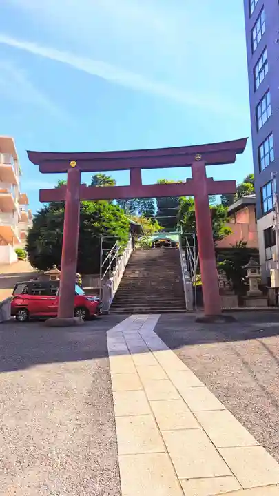 白金氷川神社の鳥居